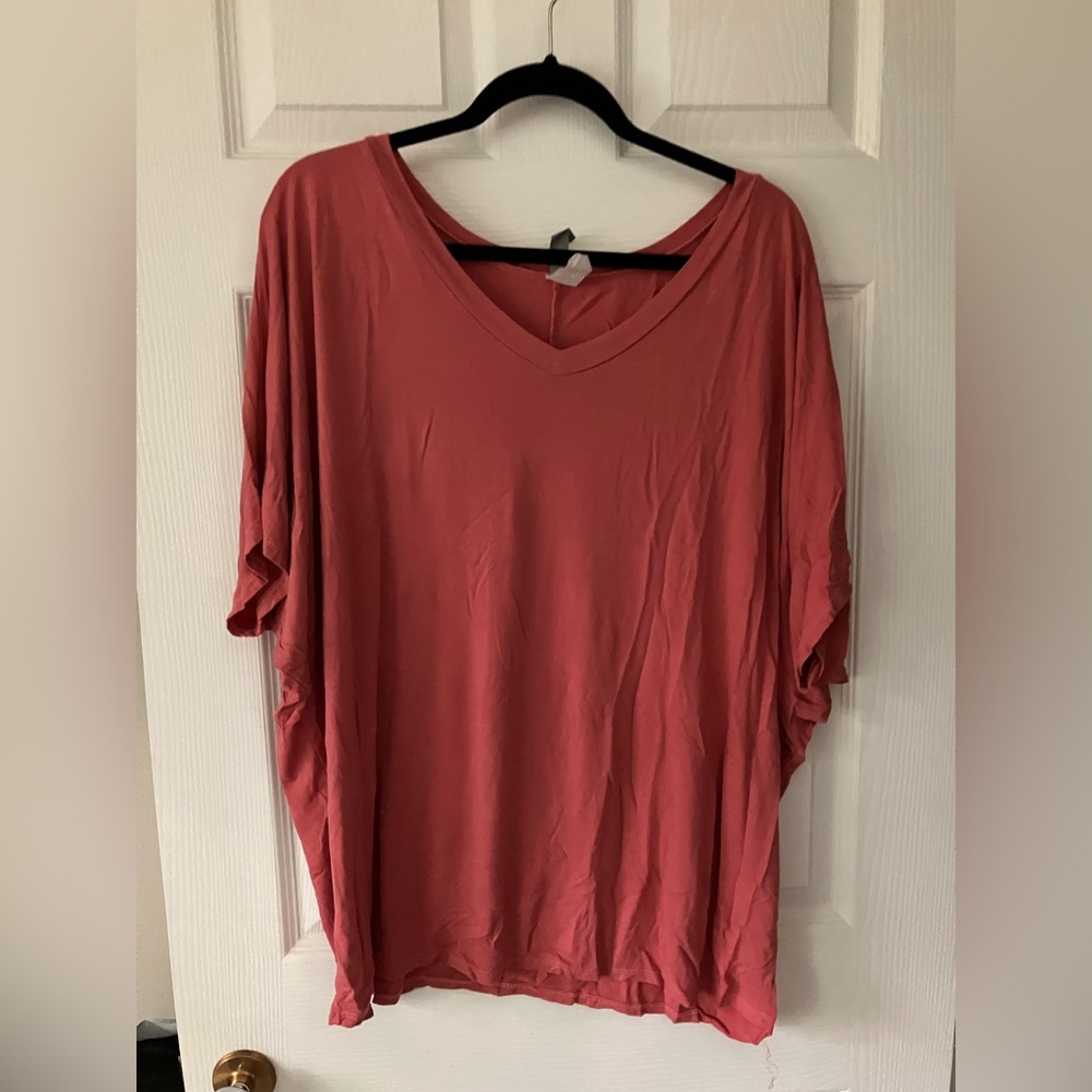 Honeyme Coral V-Neck Short Sleeve Top